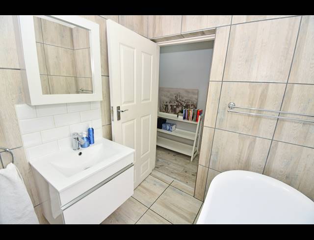 2 BEDROOM APARTMENT FOR SALE IN MORNINGSIDE